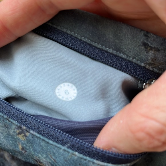 **DONATED** Lululemon cropped leggings - Picture 4 of 10